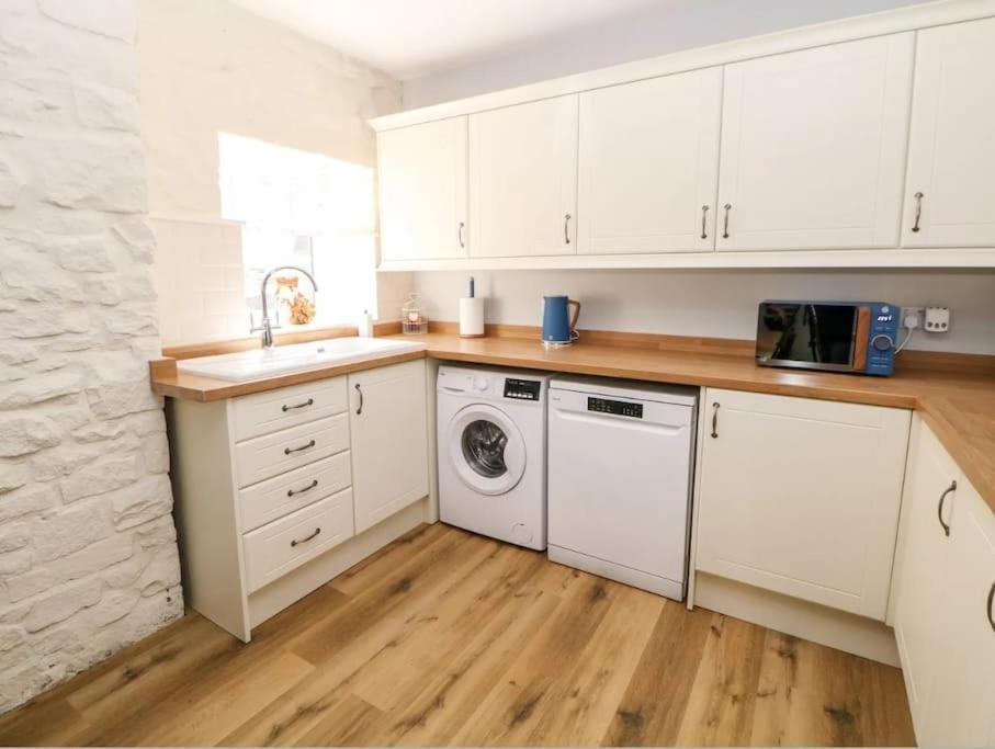 Babbling Brook Cottage Stony Middleton 外观 照片